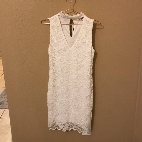 NWT Lace Keyhole Dress - Picture 2 of 7